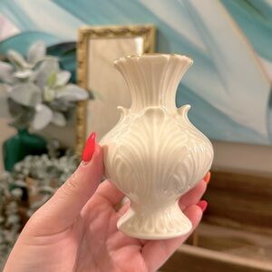 🌿 Vintage Lenox Miniature Porcelain Vase - Ivory & Gold Trim - Made in USA